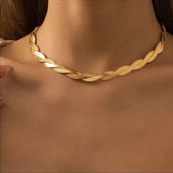 #37 18k GOLD TWISTED SNAKE CHAIN NECKLACE - Picture 1 of 6